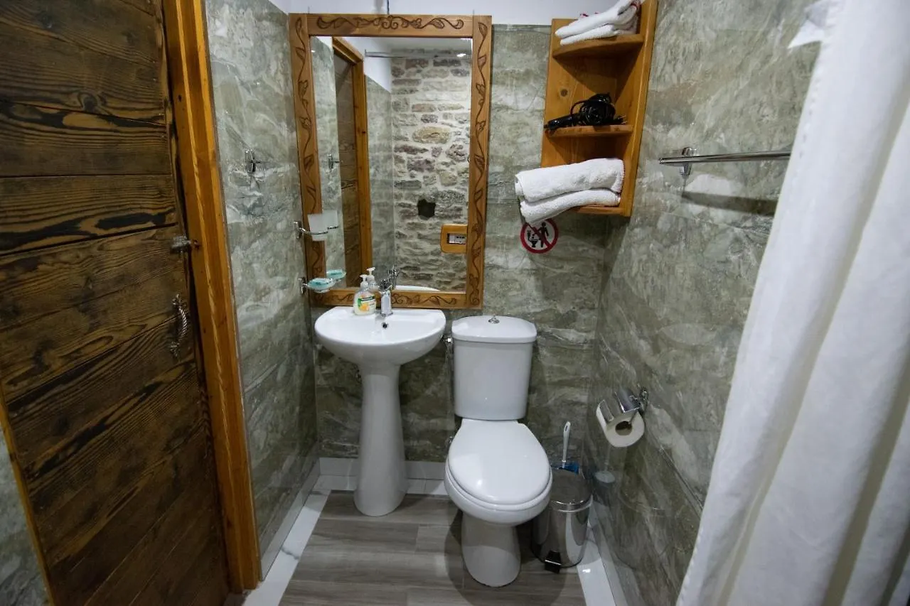 Guesthouse Mele Gjirokaster Bed & Breakfast