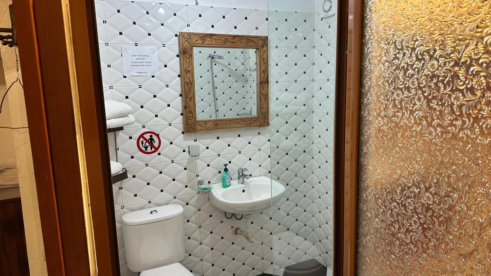 Guesthouse Mele Gjirokaster 3*,