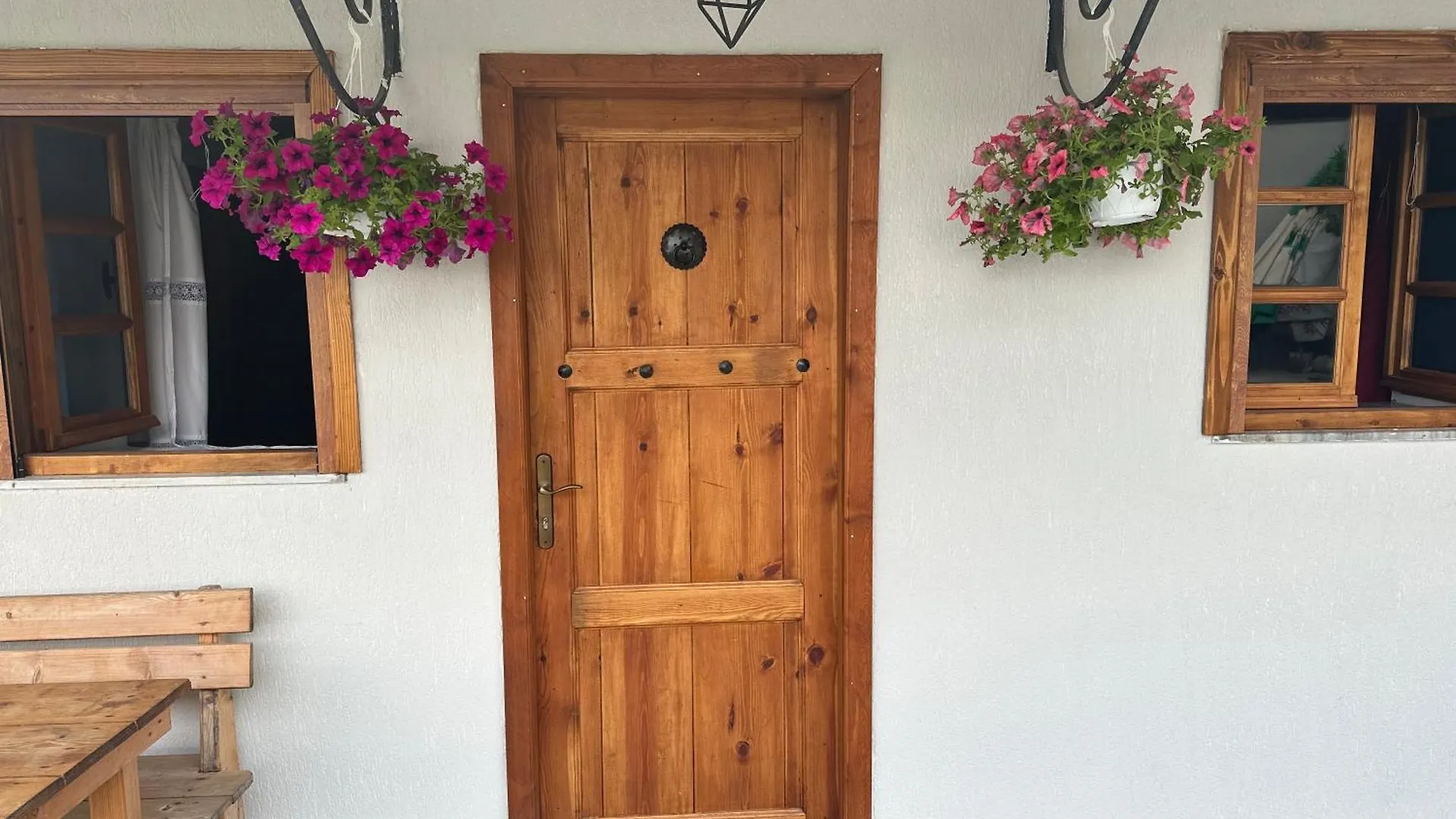Guesthouse Mele Gjirokaster 3*,