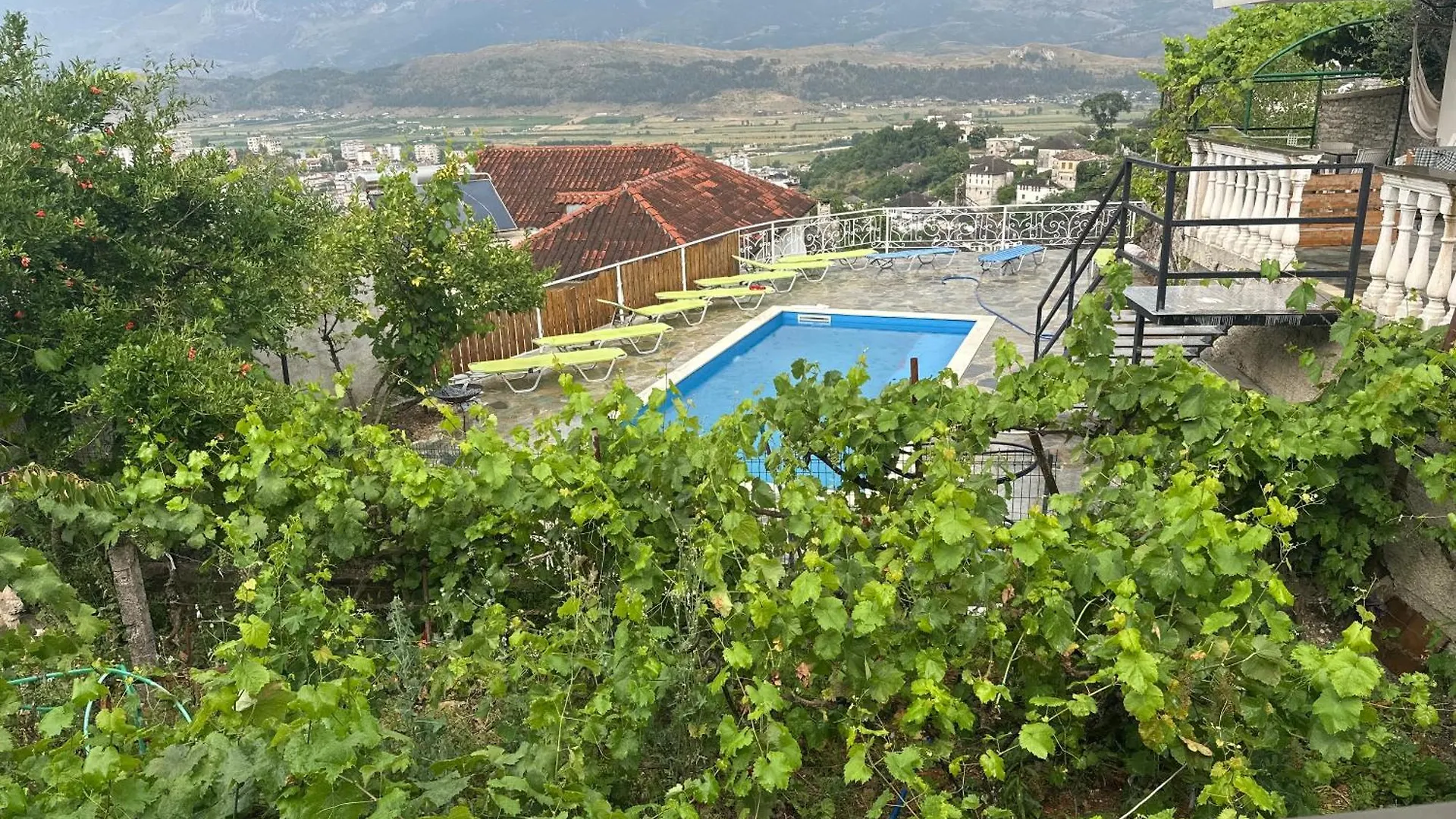 Guesthouse Mele Gjirokaster 3*,  Albania