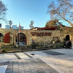 Castel Albania