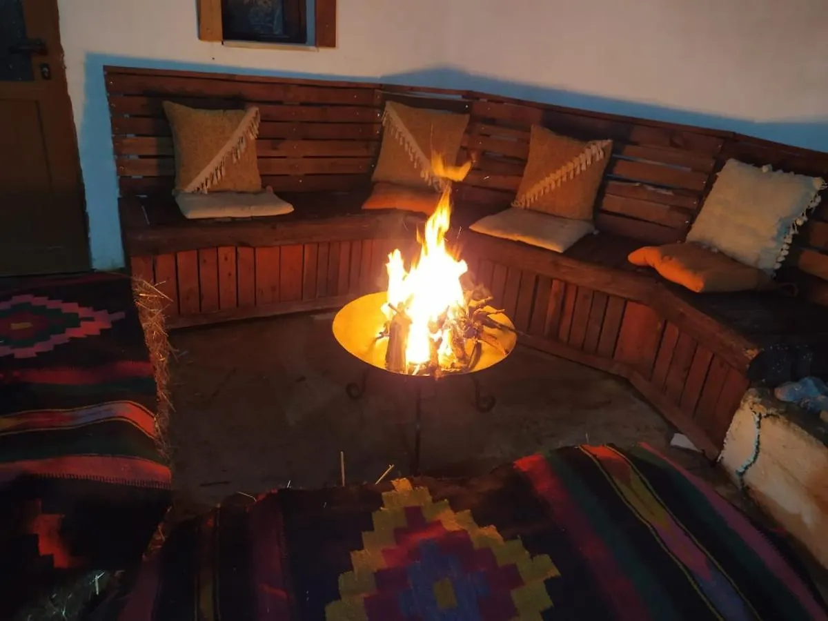 Guesthouse Mele Гирокастра 3*,