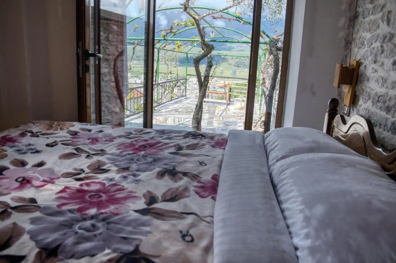 Guesthouse Mele Гирокастра Отель типа 