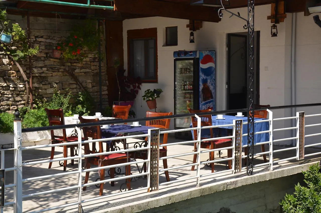 Guesthouse Mele Гирокастра