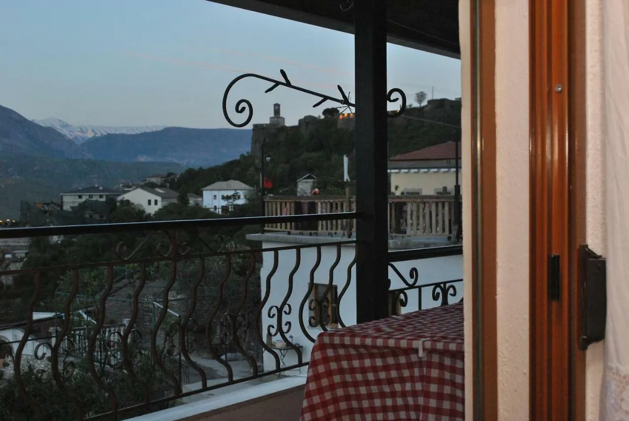 Guesthouse Mele Gjirokastra Nocleg ze śniadaniem