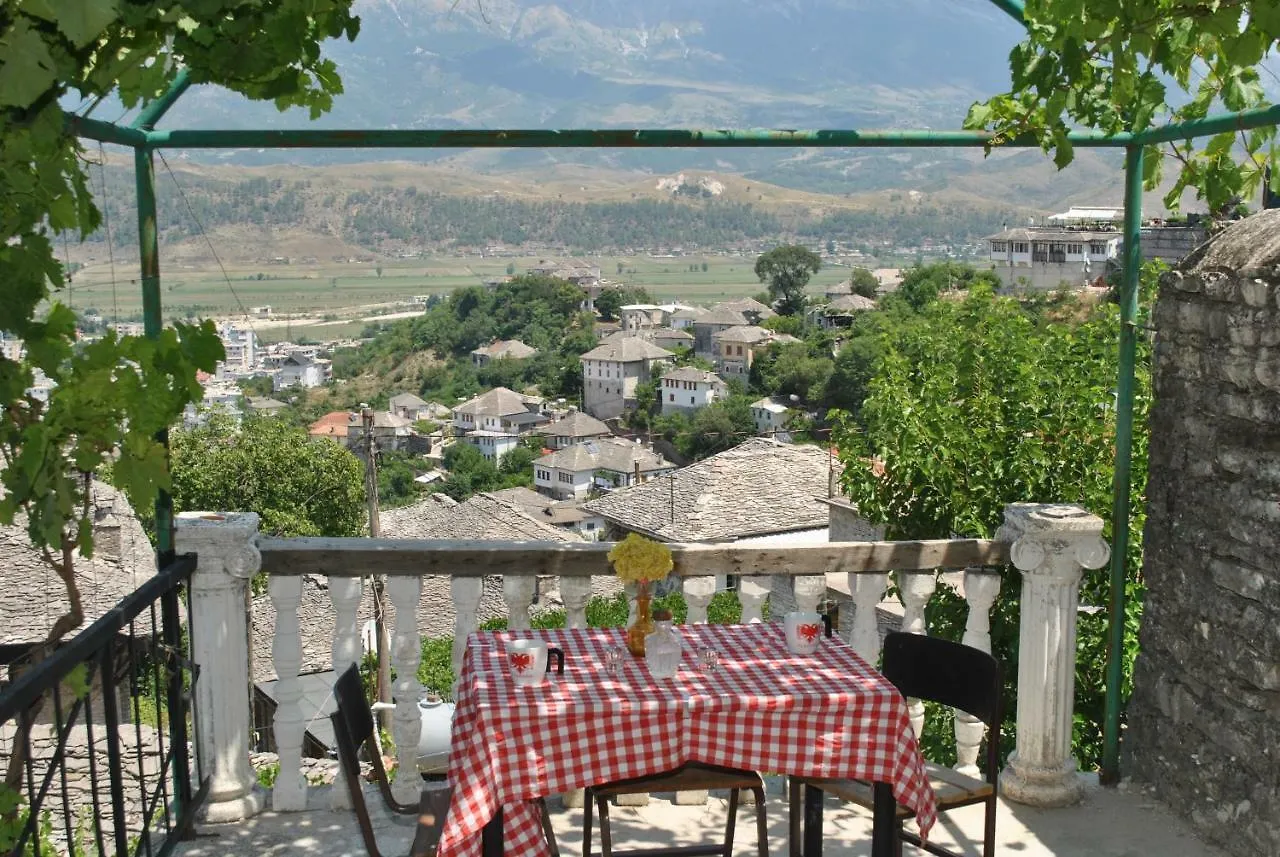 Guesthouse Mele Gjirokastra Nocleg ze śniadaniem